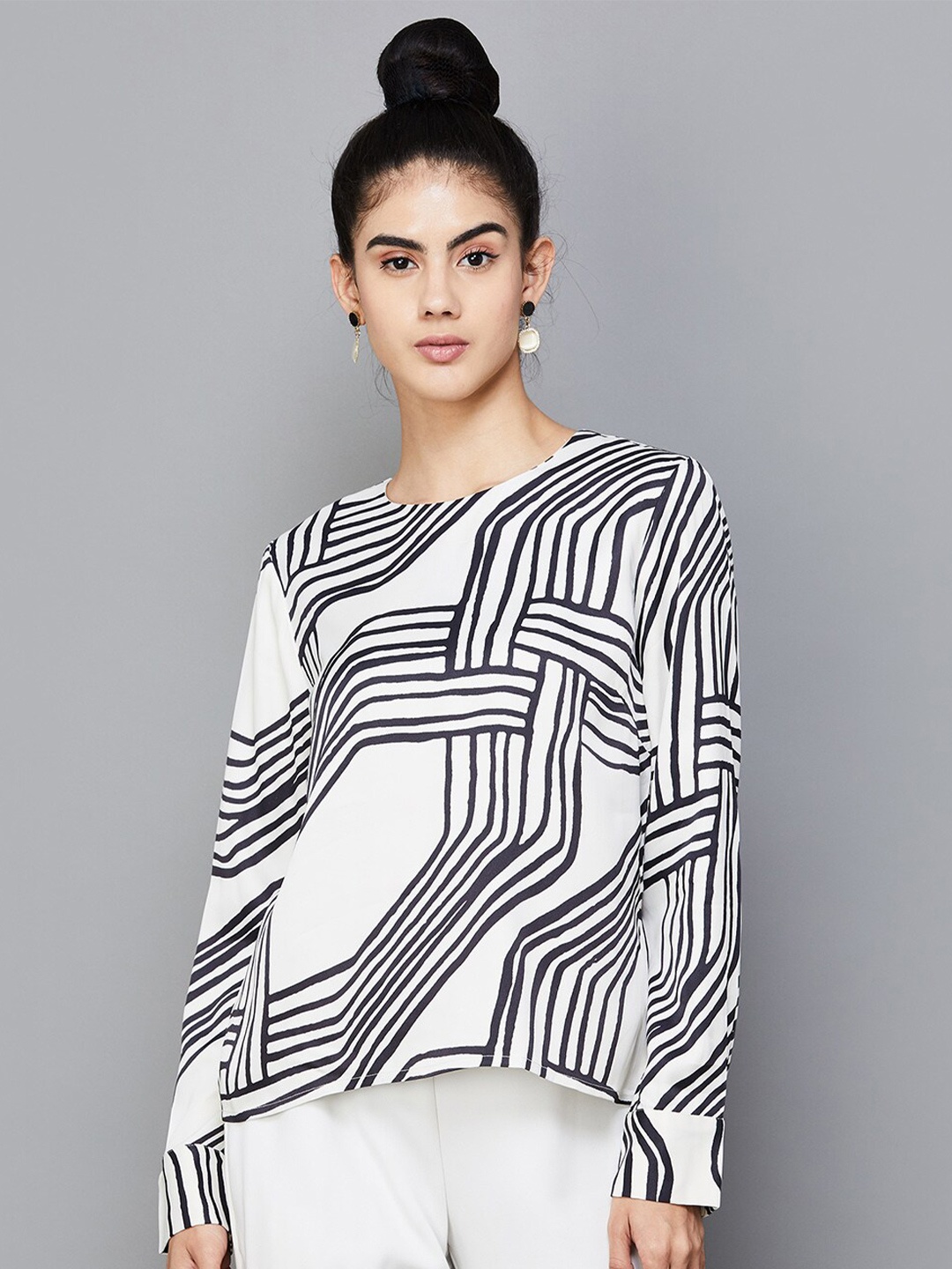 

CODE by Lifestyle Geometric Printed Cuffed Sleeves Top, Off white