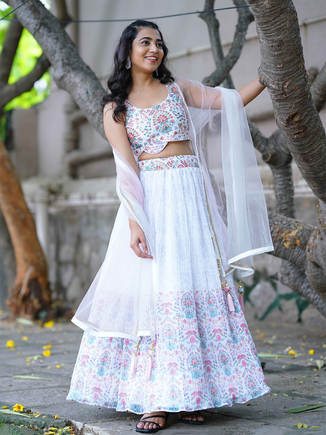 

Zeel Clothing Printed Thread Work Semi-Stitched Lehenga & Unstitched Blouse With Dupatta, White
