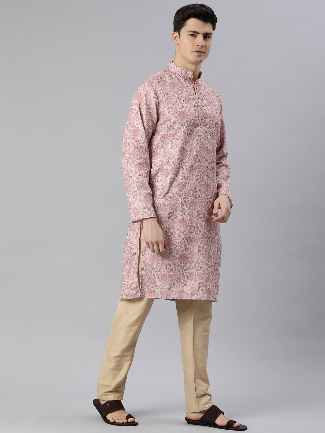 

Majestic Man Men Floral Printed Sequinned Kurta, Mauve