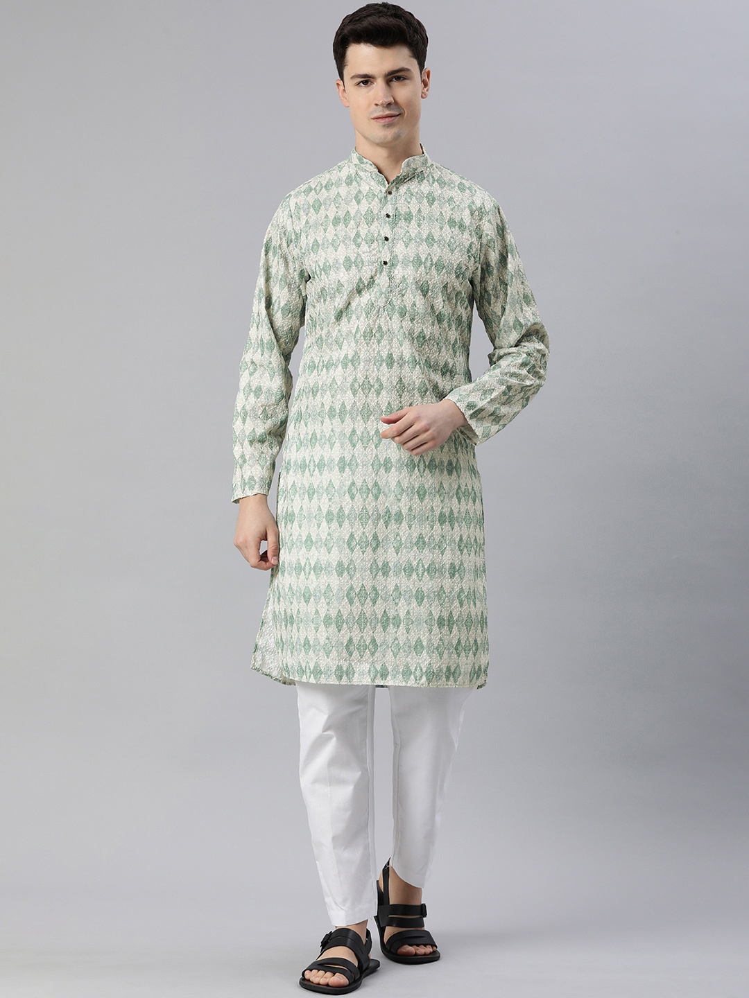 

Majestic Man Men Ethnic Motifs Embroidered Chikankari Kurta, Green