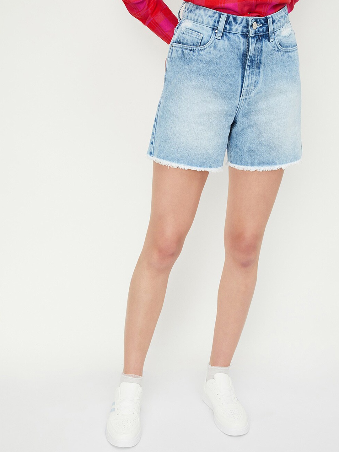 

max Women Pure Cotton Frayed Denim Shorts, Blue