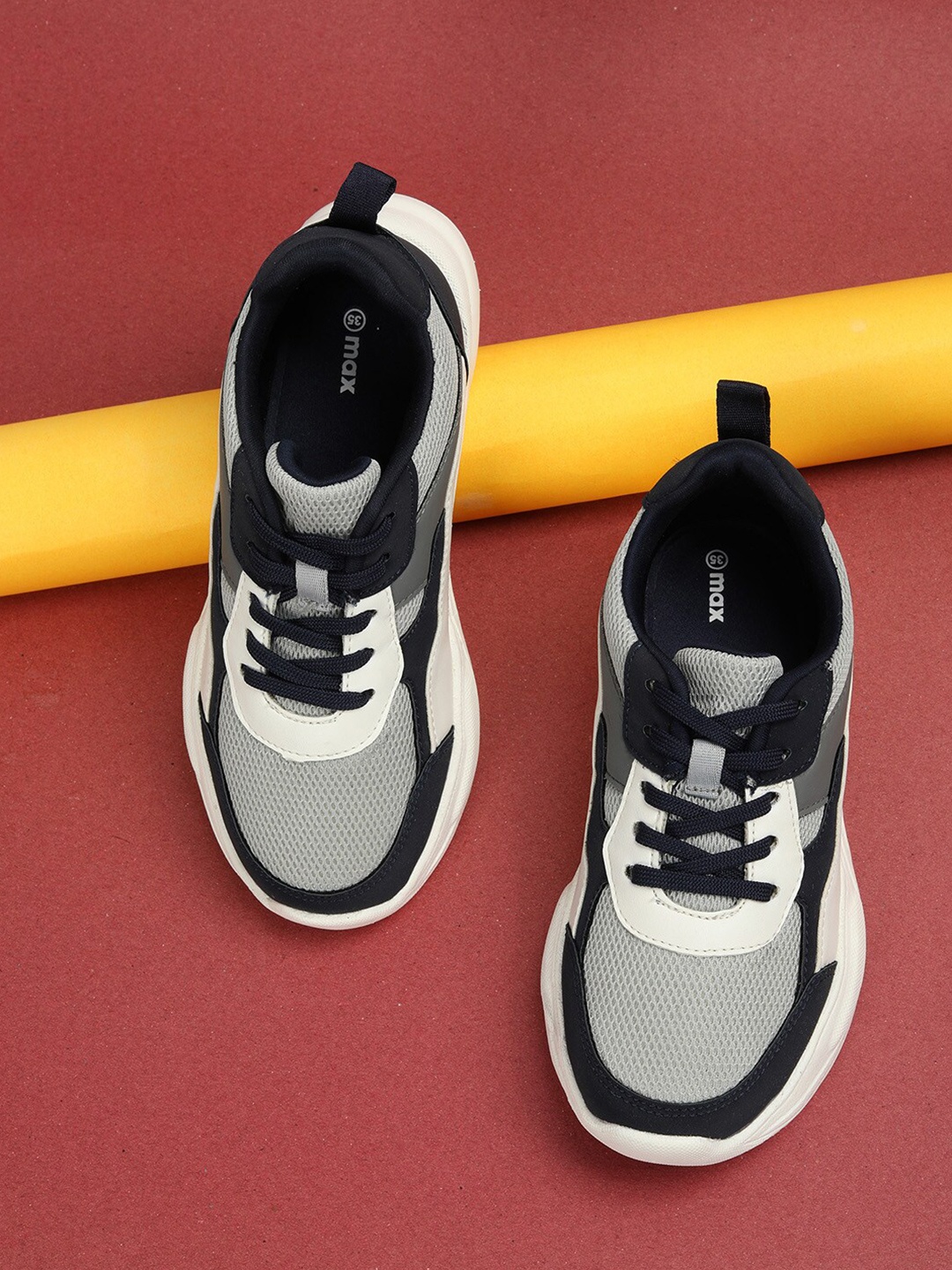 

max Boys Lace-Up Running Shoes, Navy blue