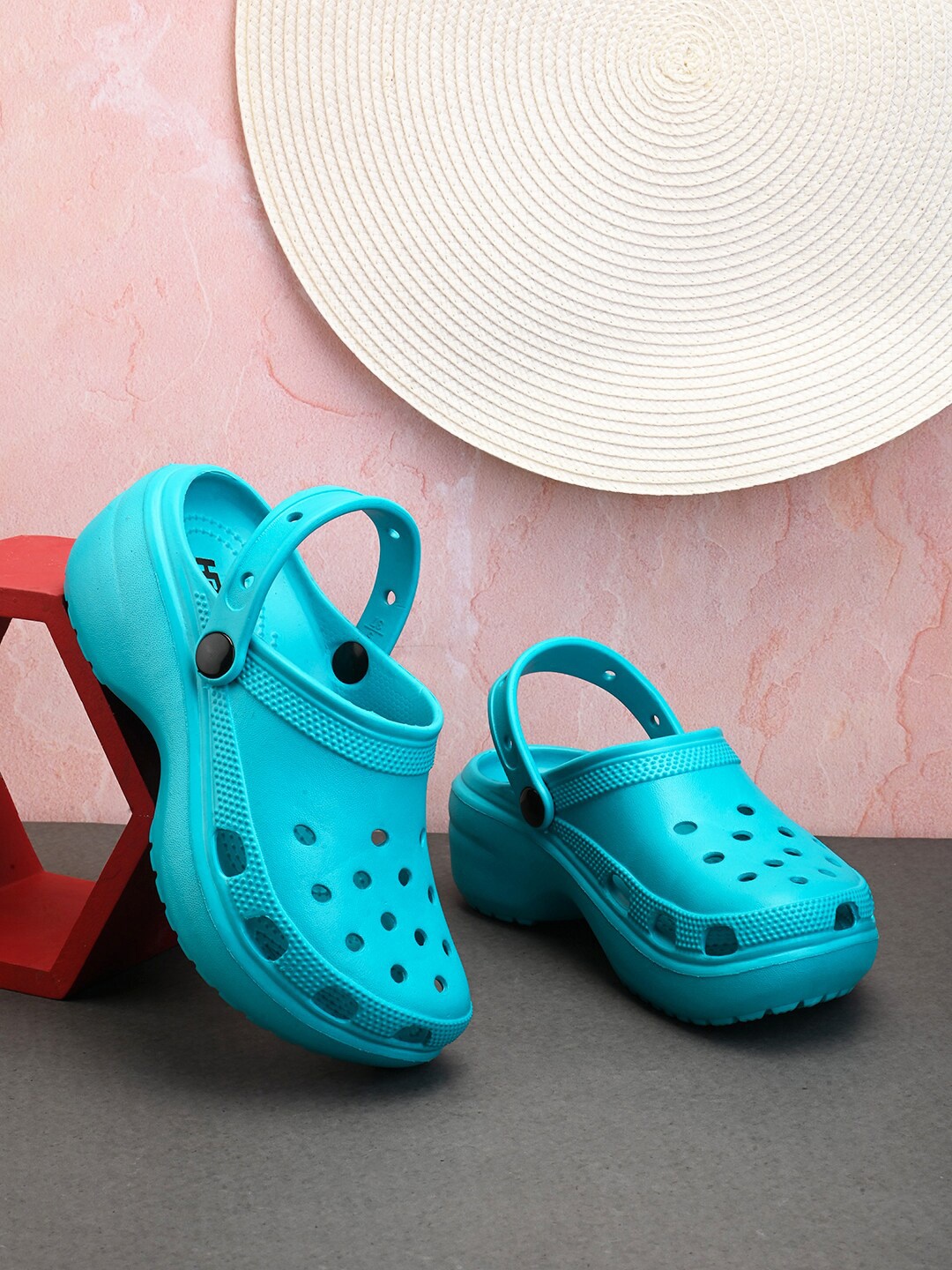 

HRX by Hrithik Roshan Women Self Design Rubber Clogs, Blue