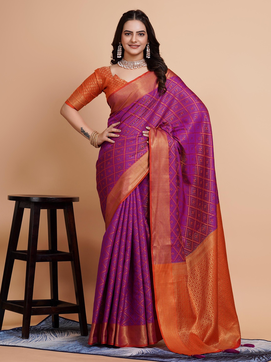 

HERE&NOW Ethnic Motif Woven Design Zari Banarasi Saree, Purple