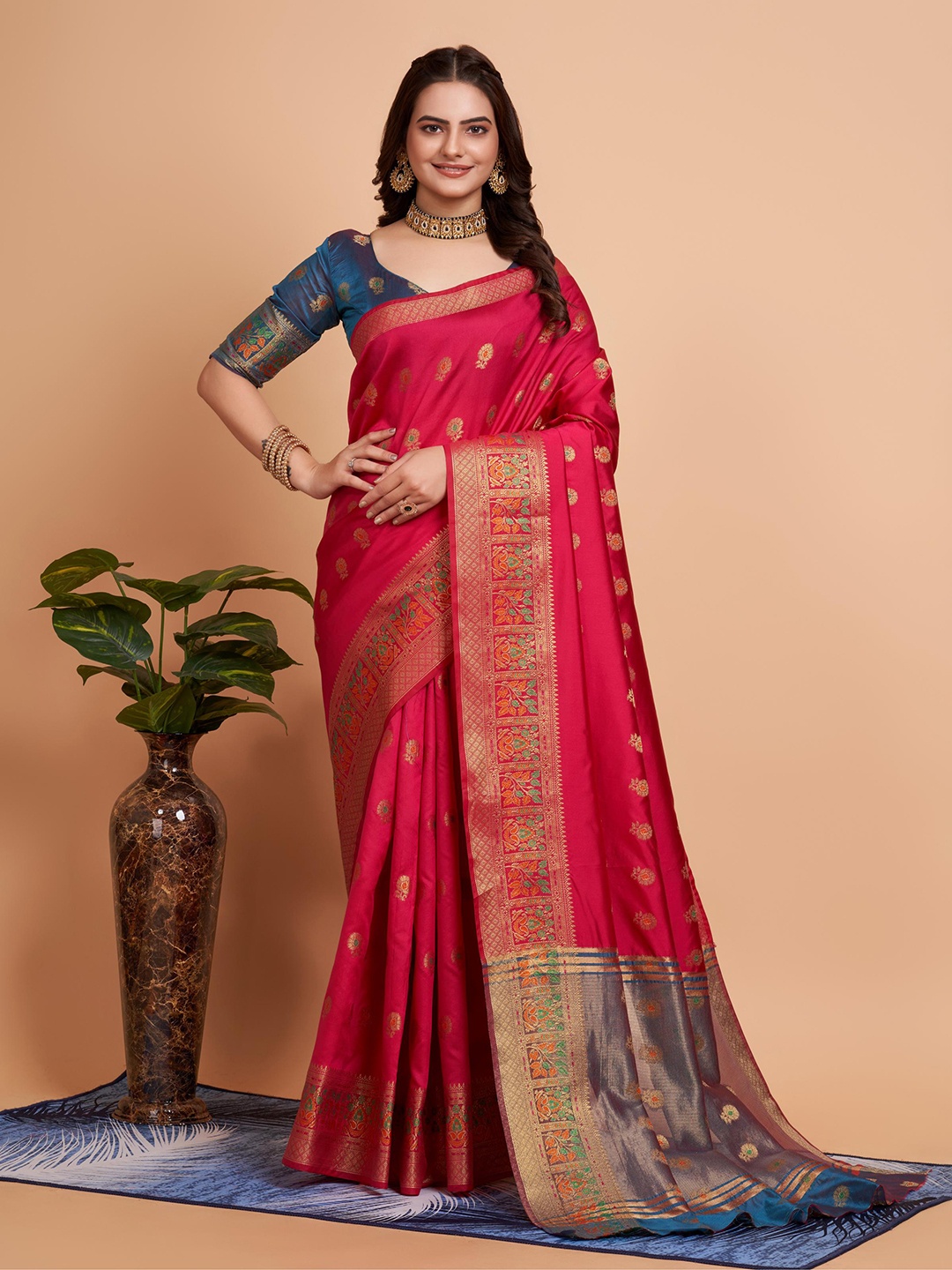 

HERE&NOW Woven Design Zari Banarasi Saree, Pink