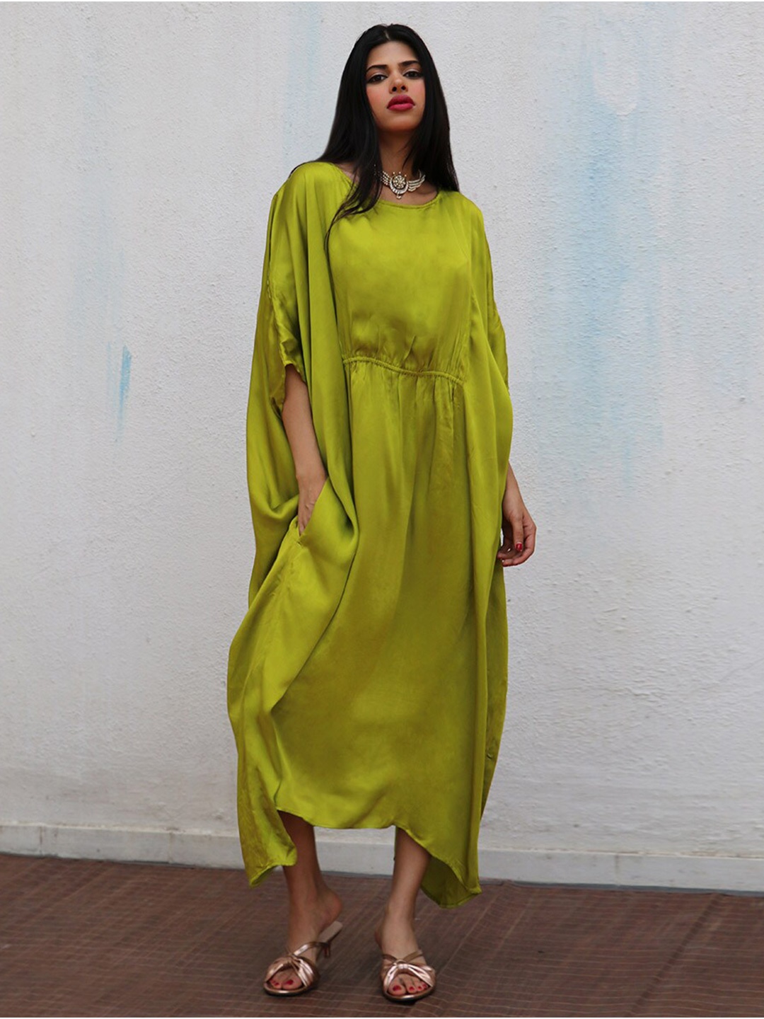 

Chidiyaa Round Neck Kimono Sleeves Maxi Kaftan Dress, Lime green