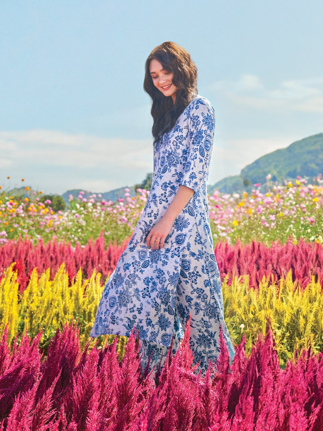 

AURELIA Floral Printed Thread Work Detailed Panelled A-Line Kurta, Off white