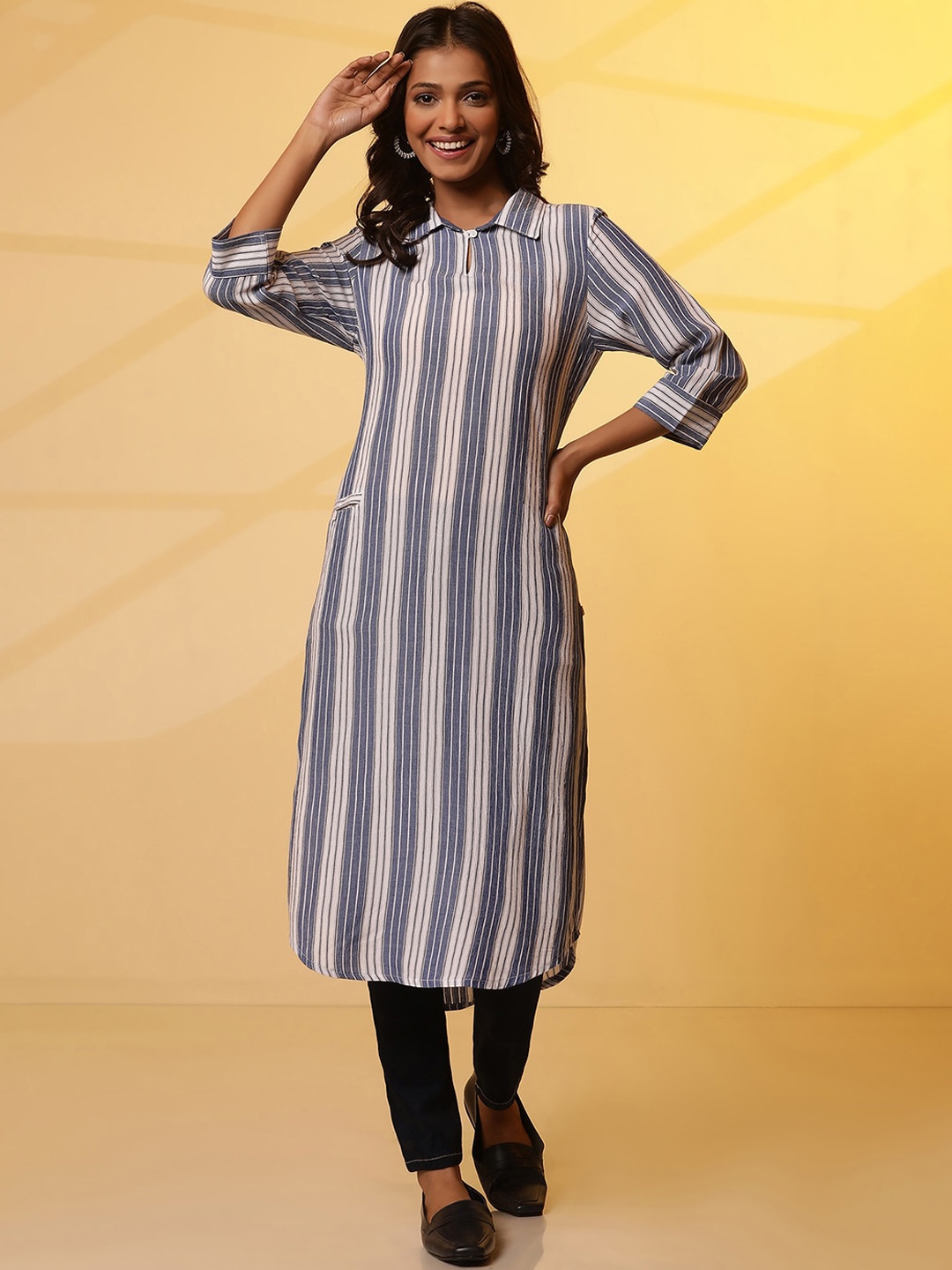 

AURELIA Striped Keyhole Neck Three-Quarter Sleeves Straight Kurta, Blue