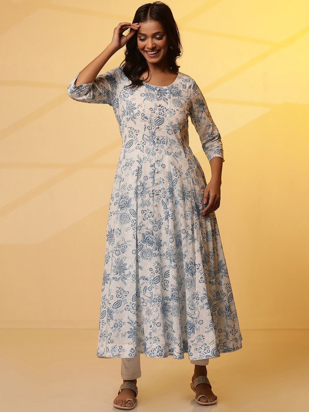 

AURELIA Floral Printed Pleated Pure Cotton Kurta With Leggings, White