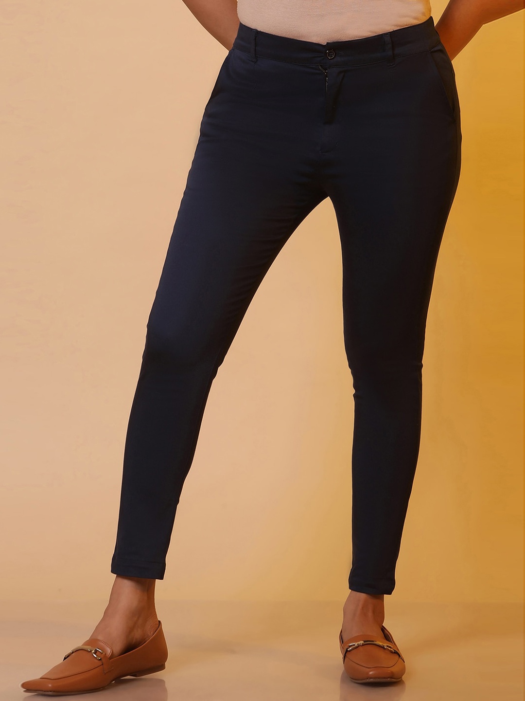 

AURELIA Women Slim Fit Mid-Rise Trouser, Navy blue