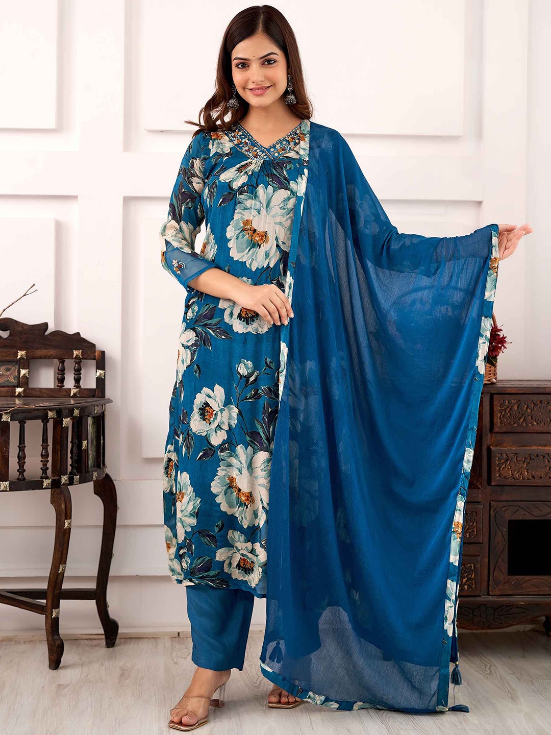 

Nehamta Floral Printed Regular Thread Work Kurta With Trousers & Dupatta, Blue