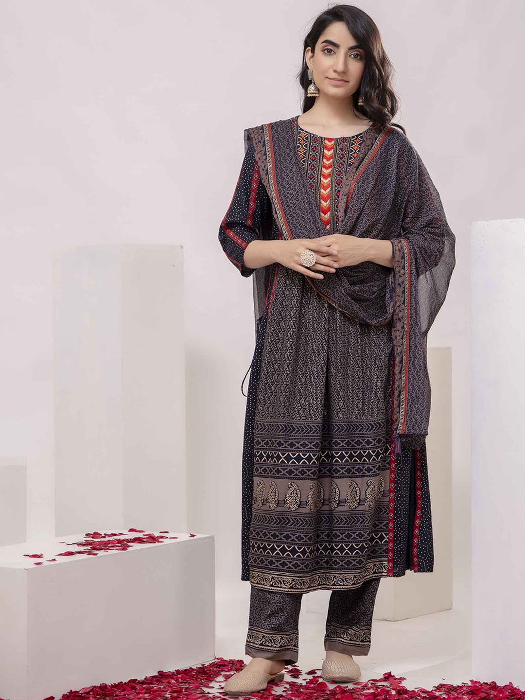 

Nehamta Ethnic Motifs Printed Kantha Work Kurta With Trousers & Dupatta, Black