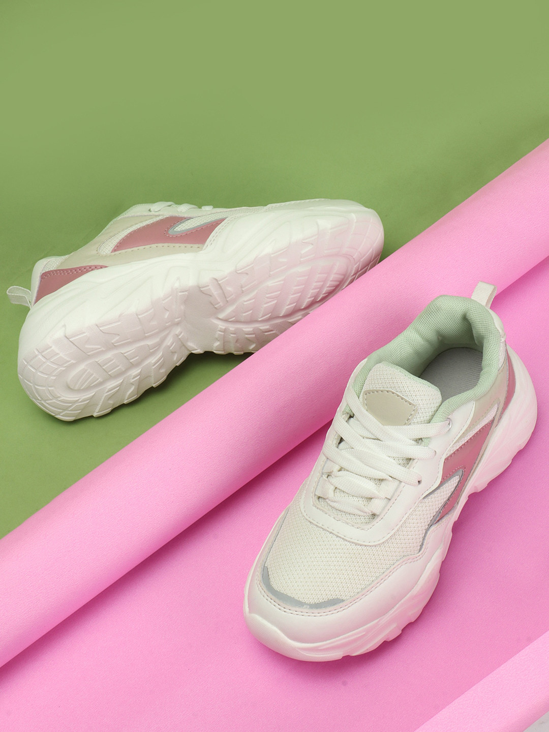 

BAESD Girls Textured Lightweight Sneakers, White