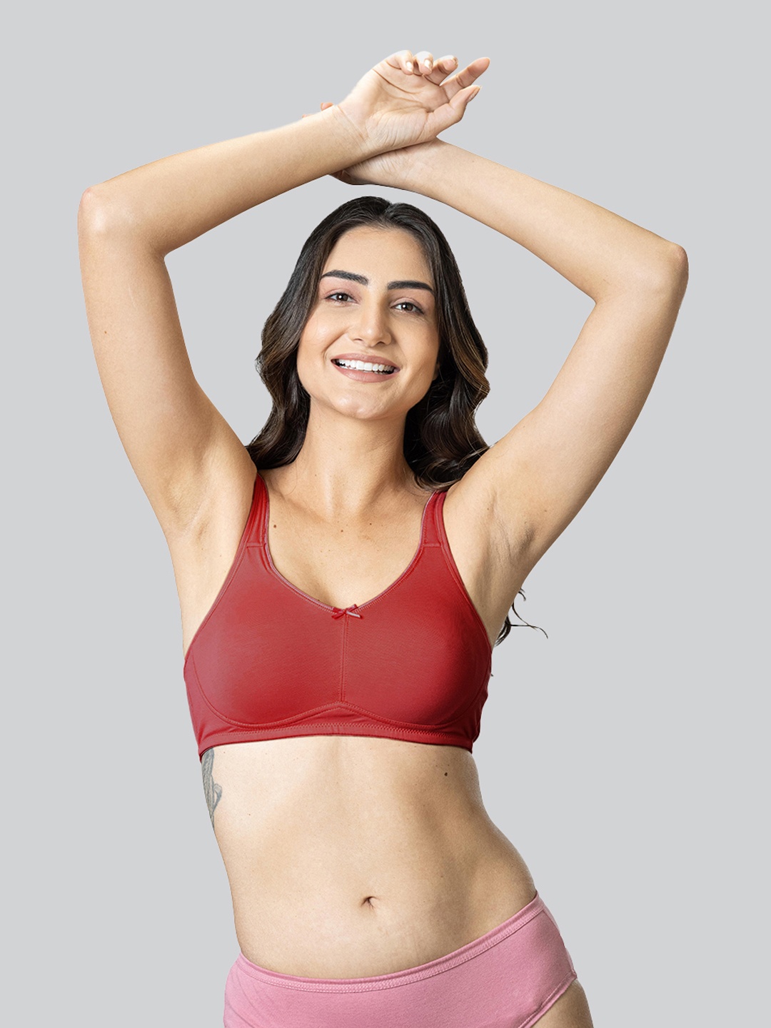 

LYRA Full Coverage Workout Bra, Red