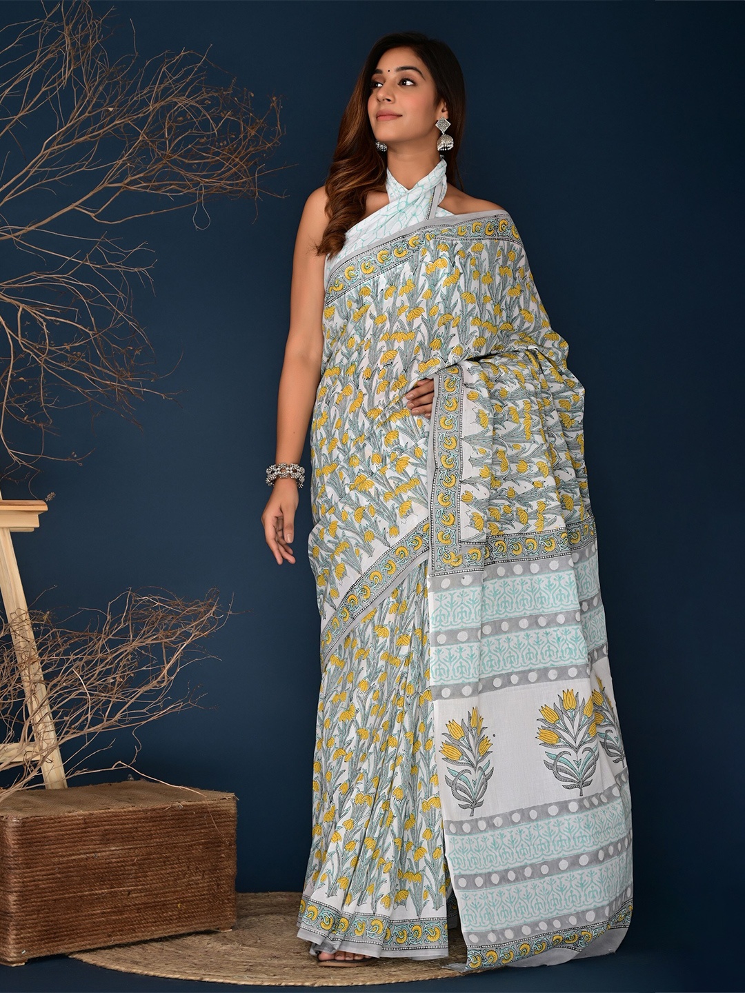 

KALINI Floral Printed Pure Cotton Saree, White