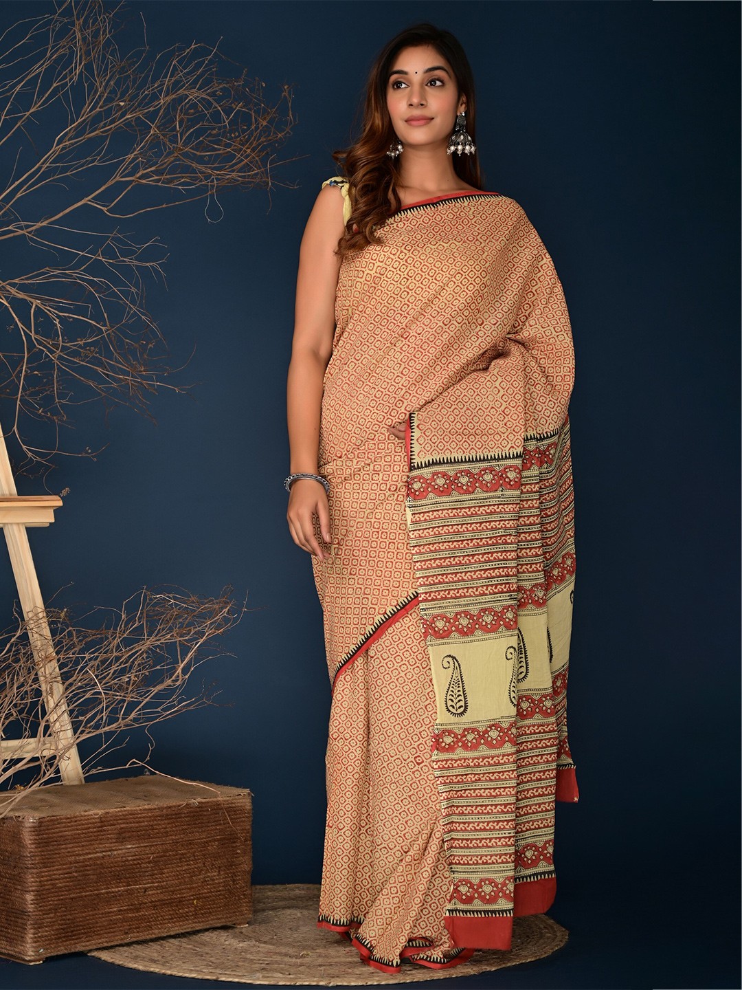 

KALINI Geometric Printed Pure Cotton Saree, Maroon
