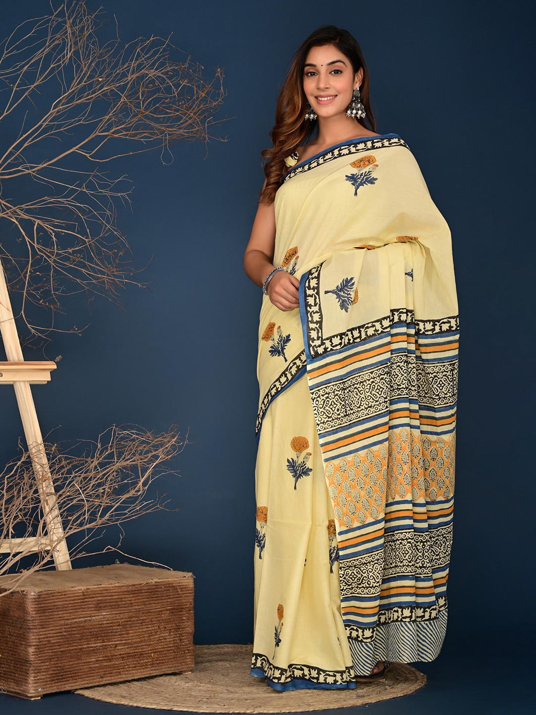 

KALINI Floral Printed Pure Cotton Saree, Cream