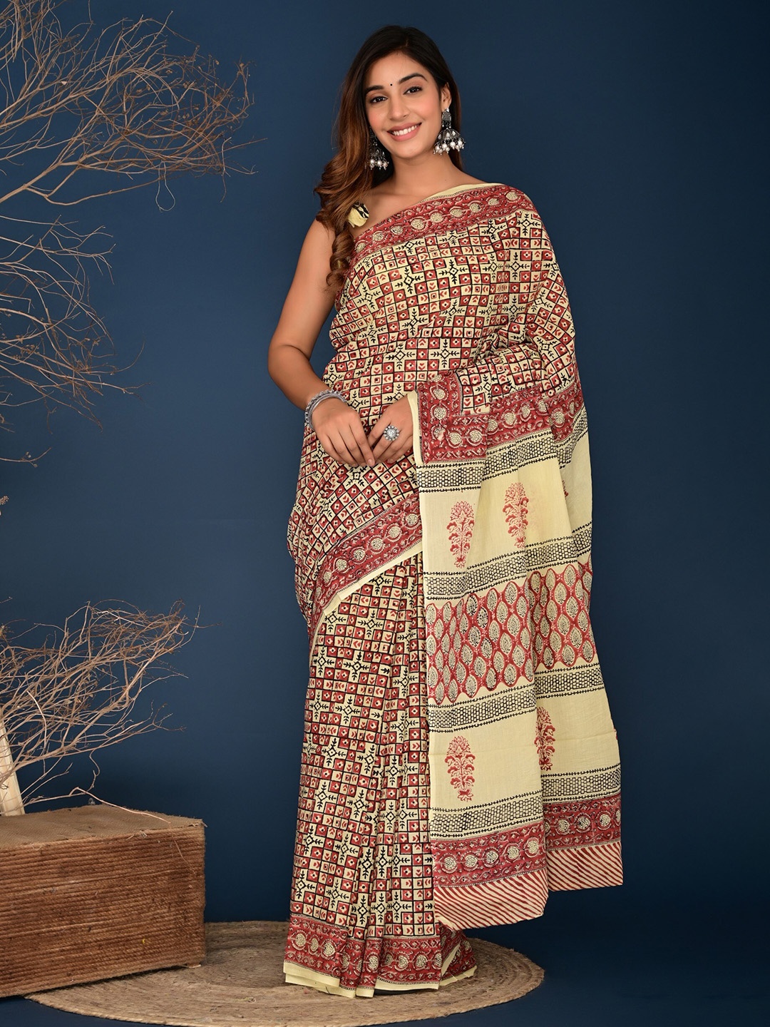 

KALINI Ethnic Motifs Printed Pure Cotton Saree, Maroon