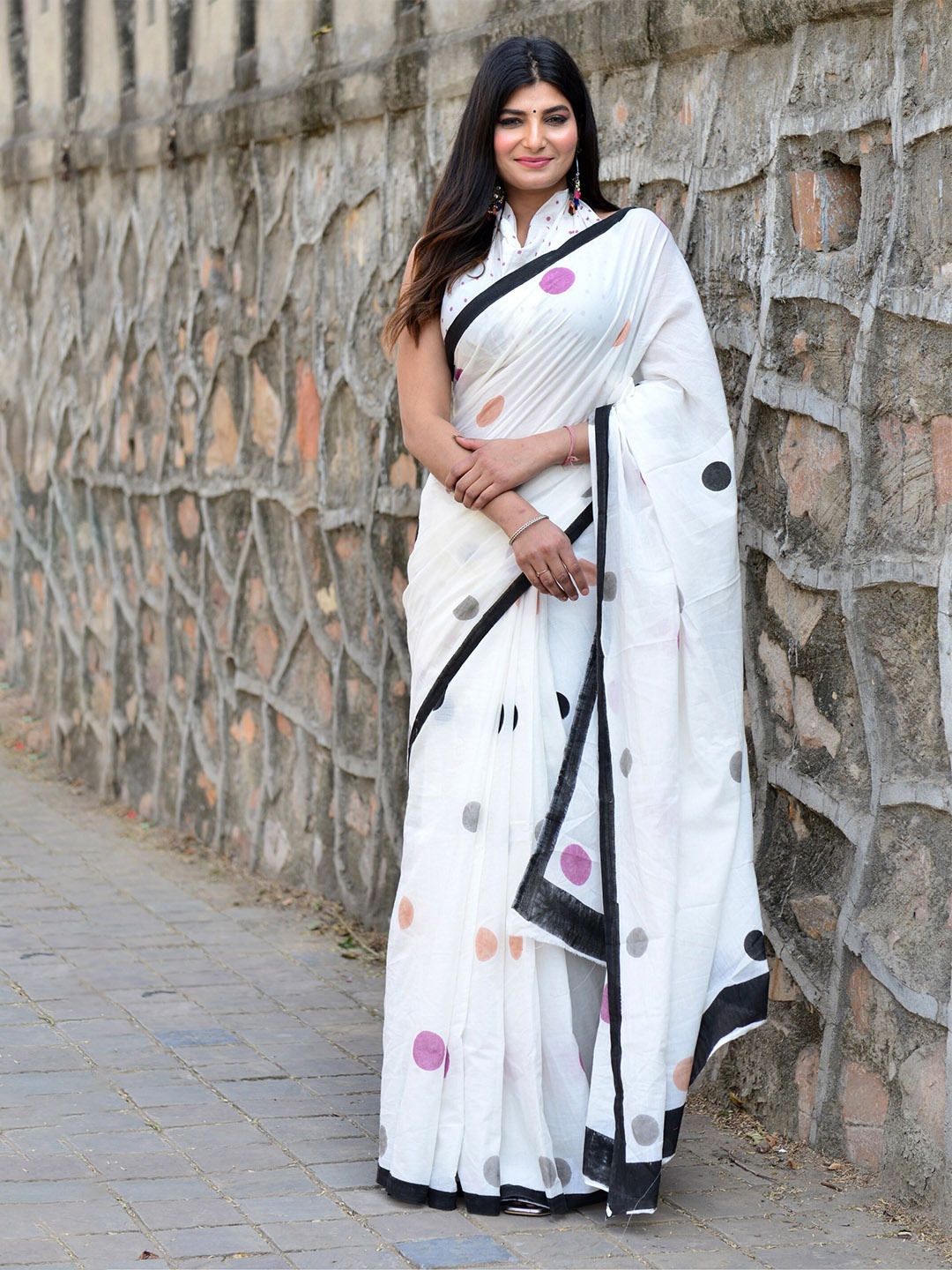 

KALINI Polka Dot Printed Pure Cotton Saree, Black