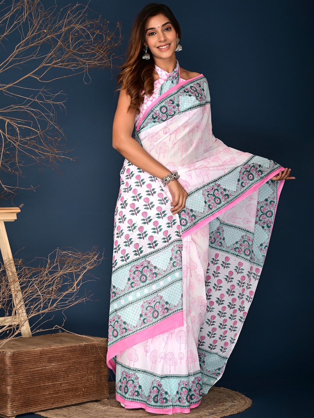 

KALINI Floral Pure Cotton Saree With Blouse Piece, Pink