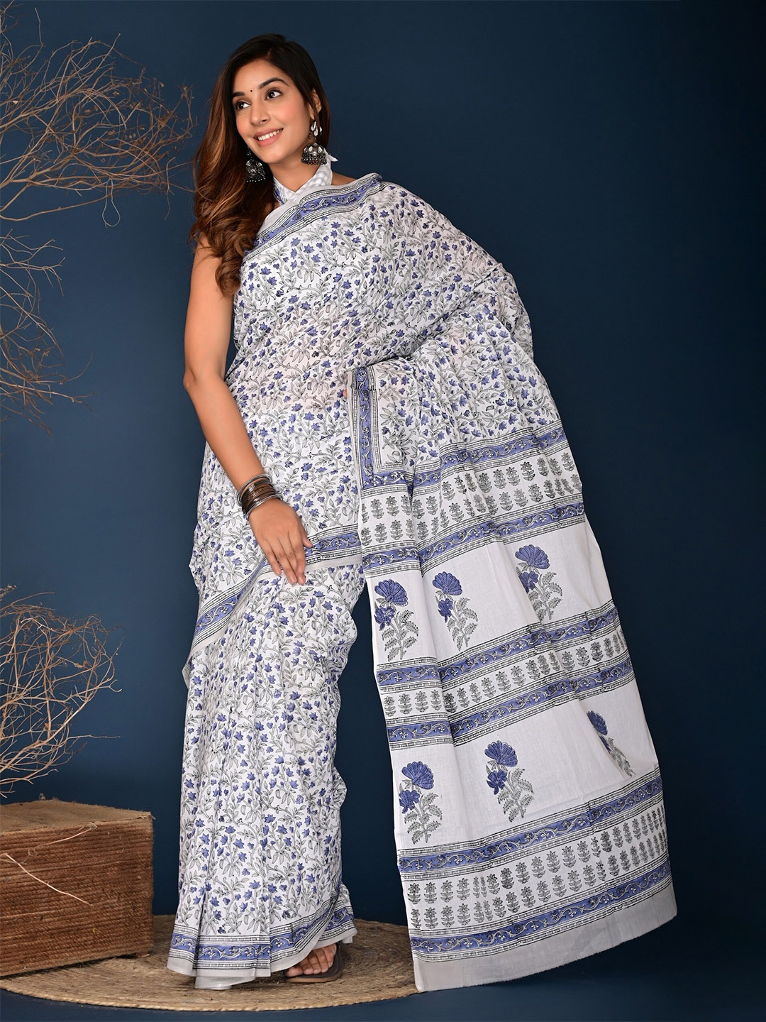 

KALINI Floral Printed Pure Cotton Saree, White