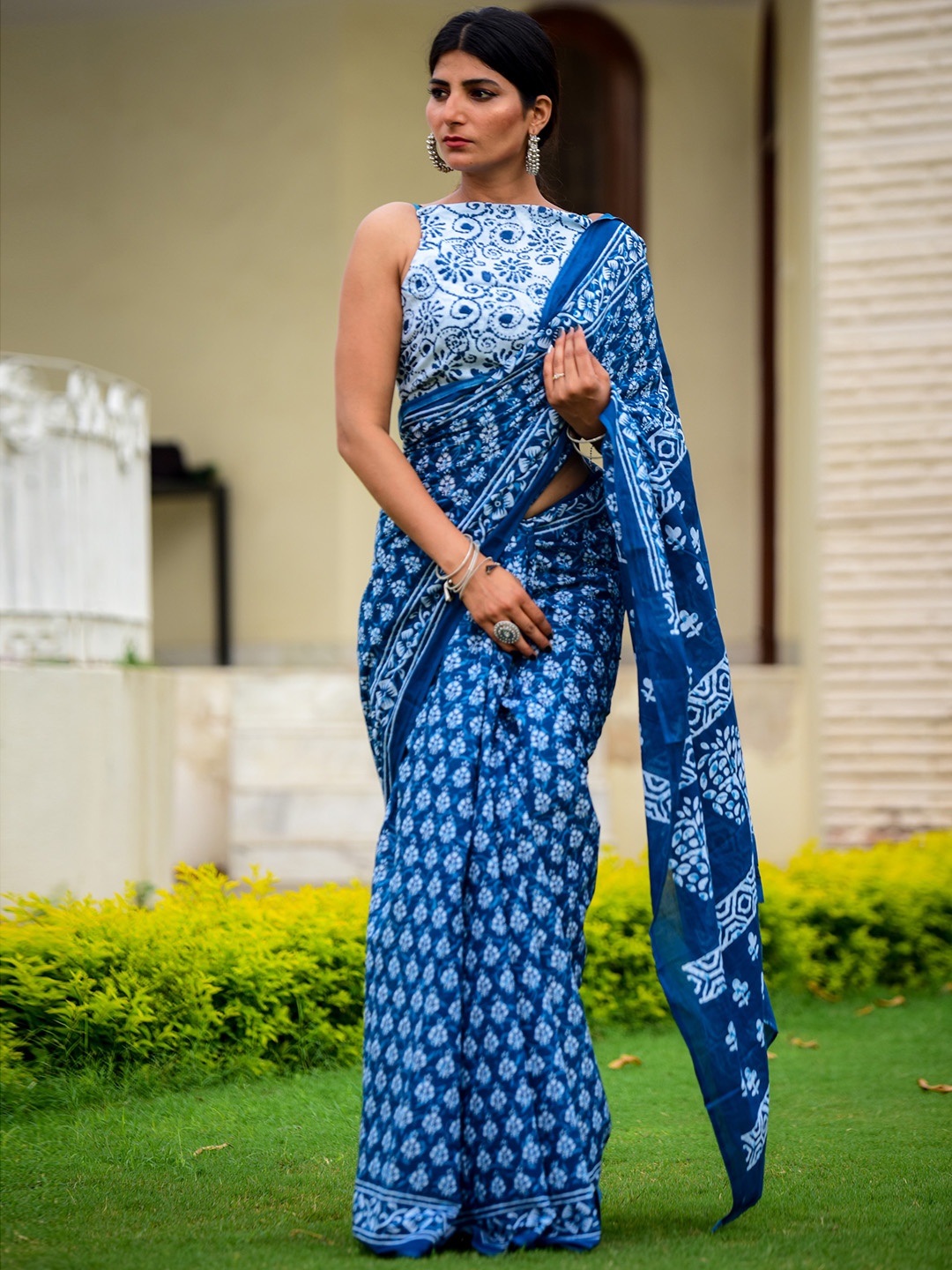

KALINI Ethnic Motifs Pure Cotton Saree With Blouse Piece, Blue