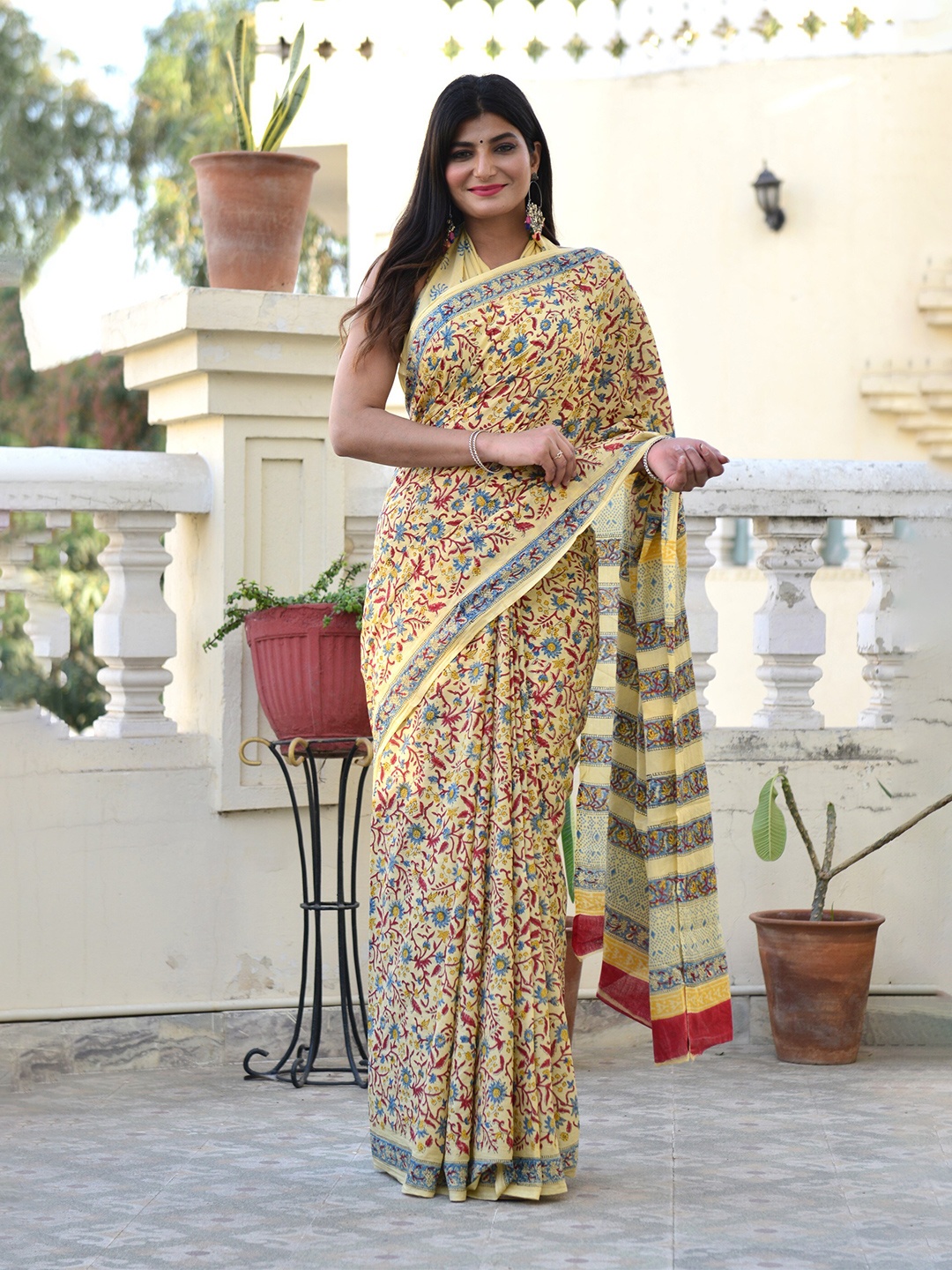 

KALINI Floral Block Printed Pure Cotton Saree, Beige