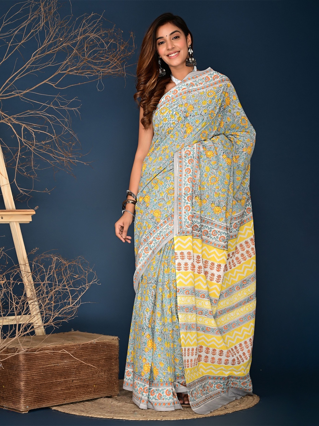 

KALINI Floral Printed Pure Cotton Saree, Green
