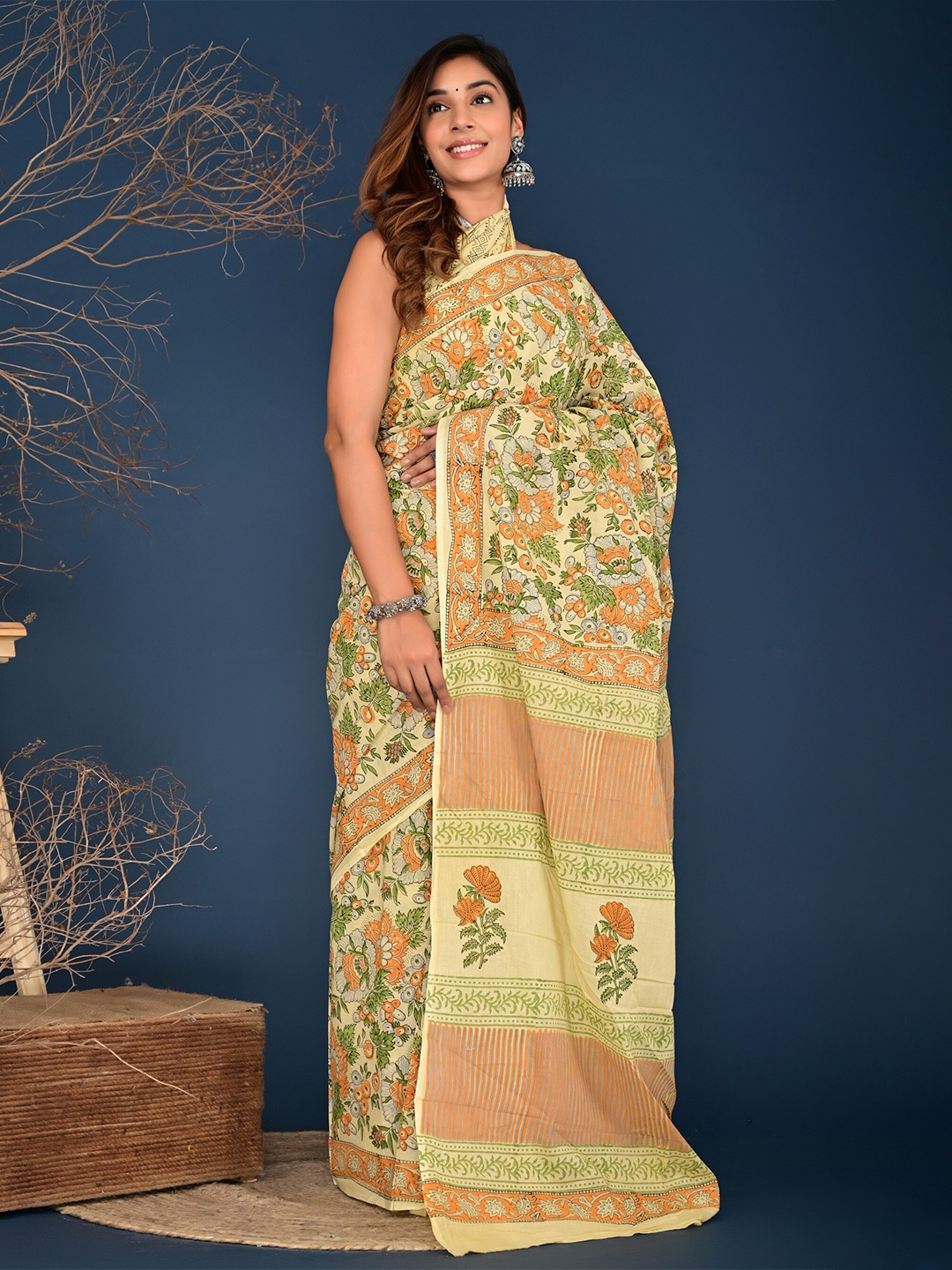 

KALINI Floral Printed Pure Cotton Saree, Green