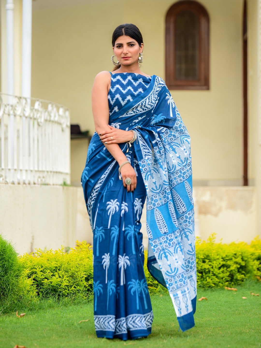 KALINI Floral Printed Pure Cotton Saree, Blue