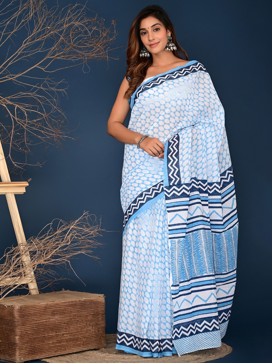 

KALINI Geometric Printed Pure Cotton Saree, Blue