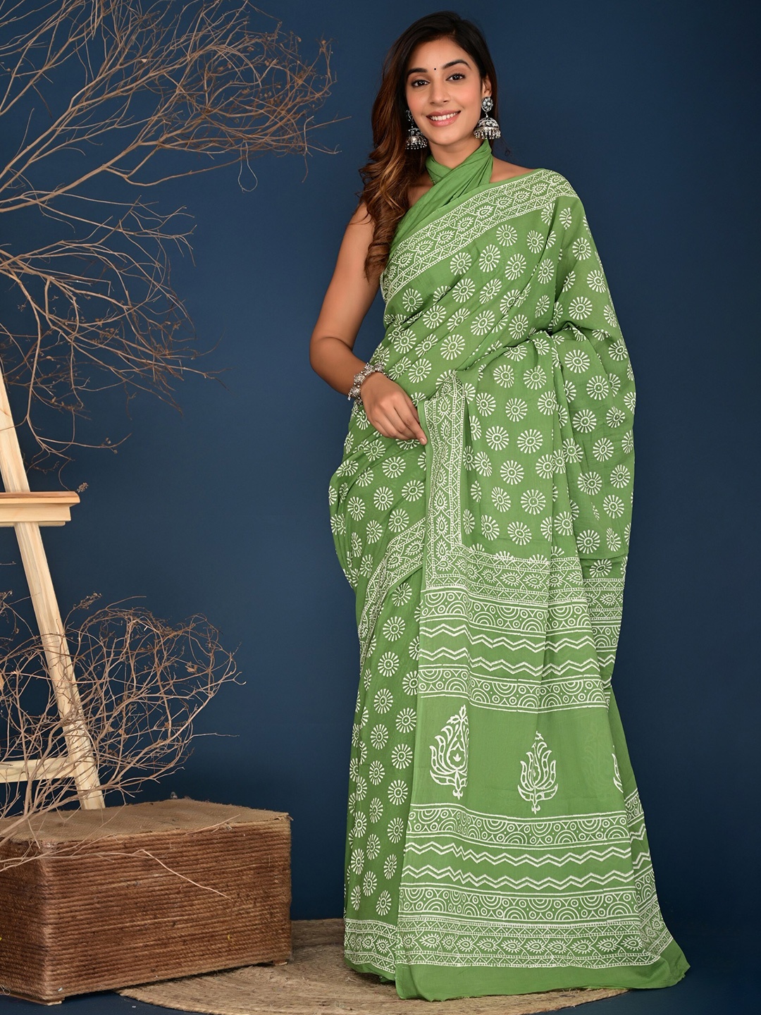 

KALINI Ethnic Motifs Printed Pure Cotton Saree, Green