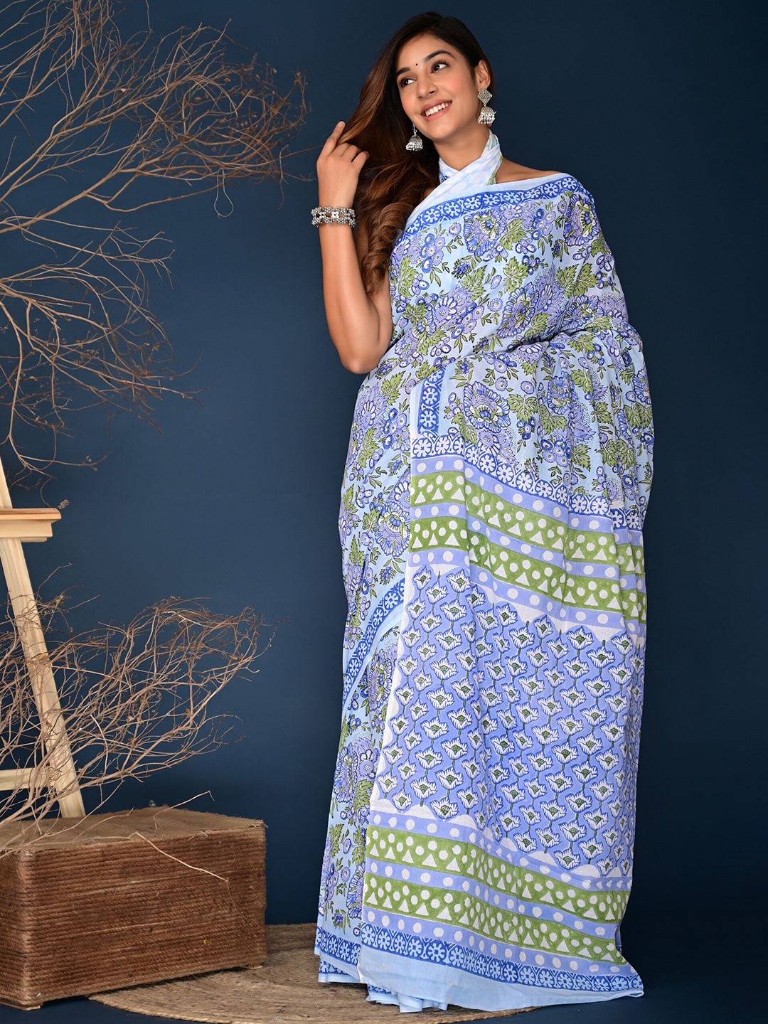 

KALINI Floral Printed Pure Cotton Saree, Blue