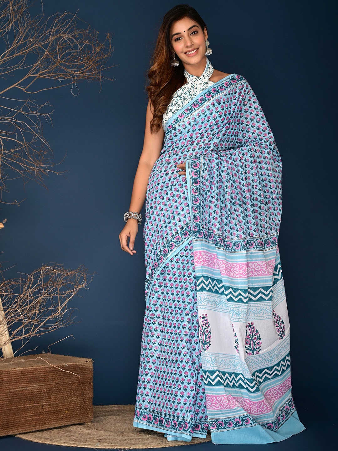 

KALINI Floral Pure Cotton Saree With Blouse Piece, Blue