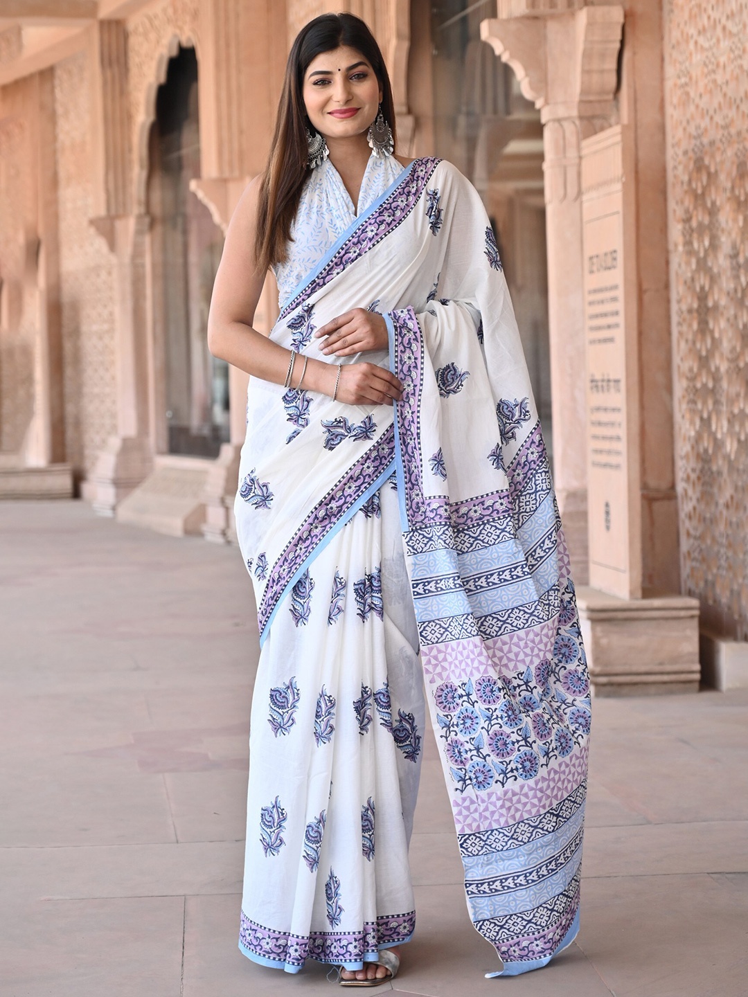 

KALINI Ethnic Motifs Printed Pure Cotton Saree, White