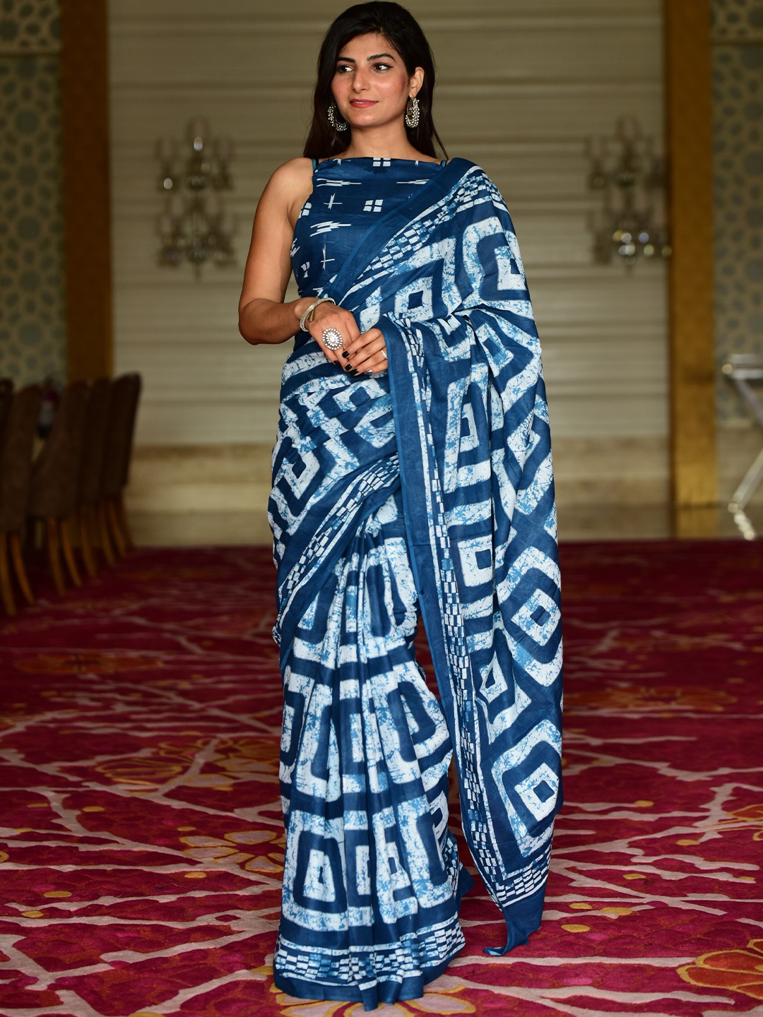 KALINI Geometric Printed Pure Cotton Saree, Blue