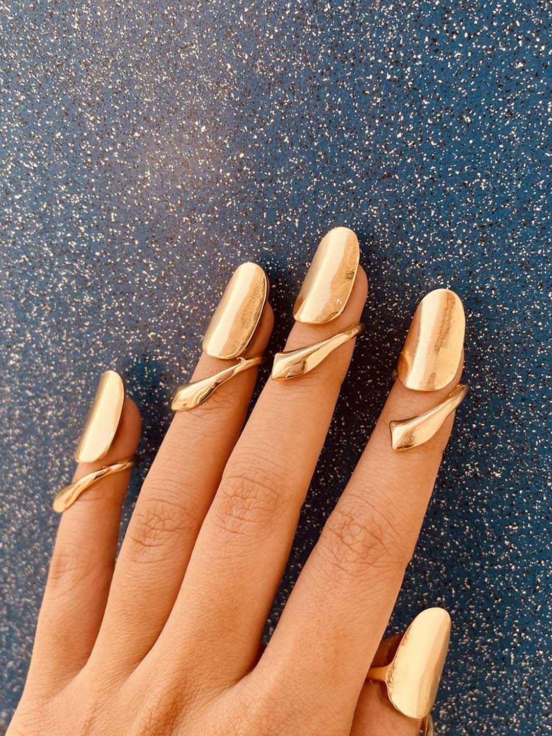 

ISHKAARA Set of 5 Gold-Plated Metal Adjustable Nail Ring