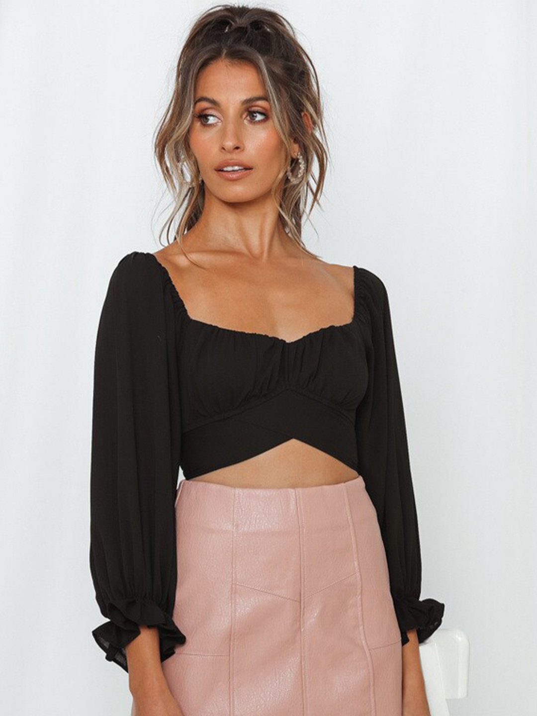 

StyleCast Black Sweetheart Neck Puff Sleeves Fitted Crop Top
