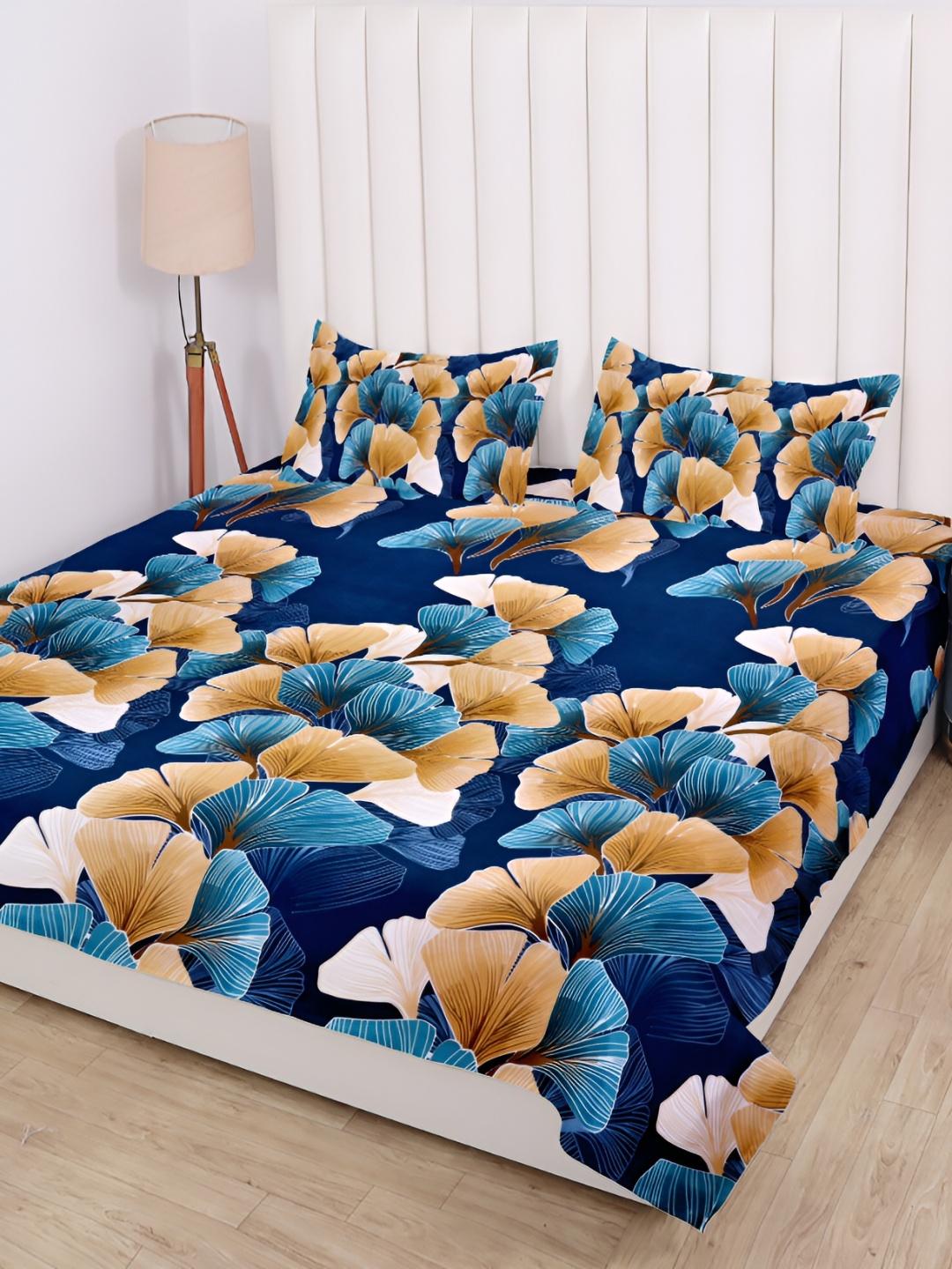 

RD TREND Blue & Brown Floral Cotton 210 TC King Bedsheet With 2 Pillow Covers