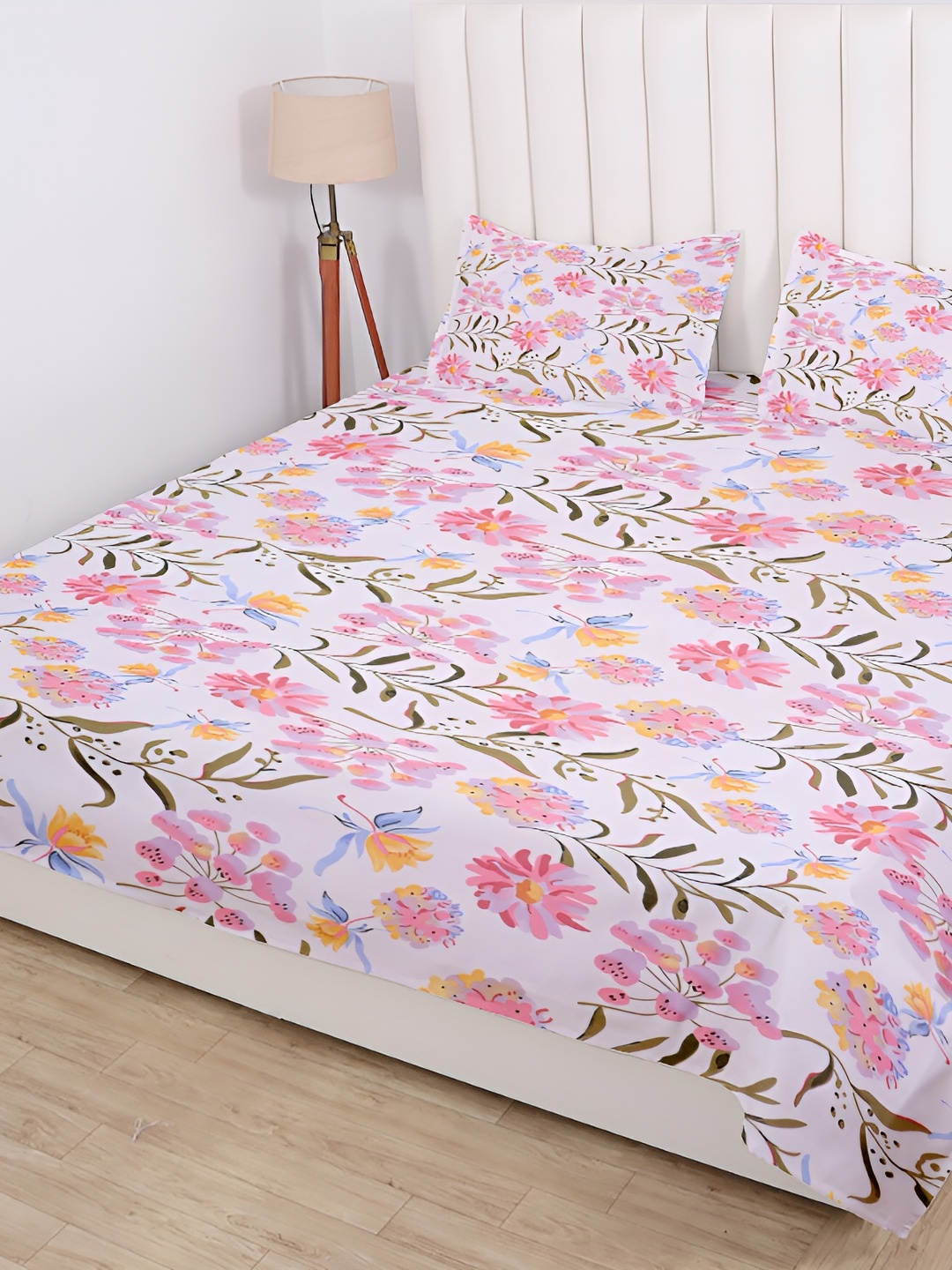 

RD TREND Pink & White Floral Cotton 210 TC King Bedsheet With 2 Pillow Covers