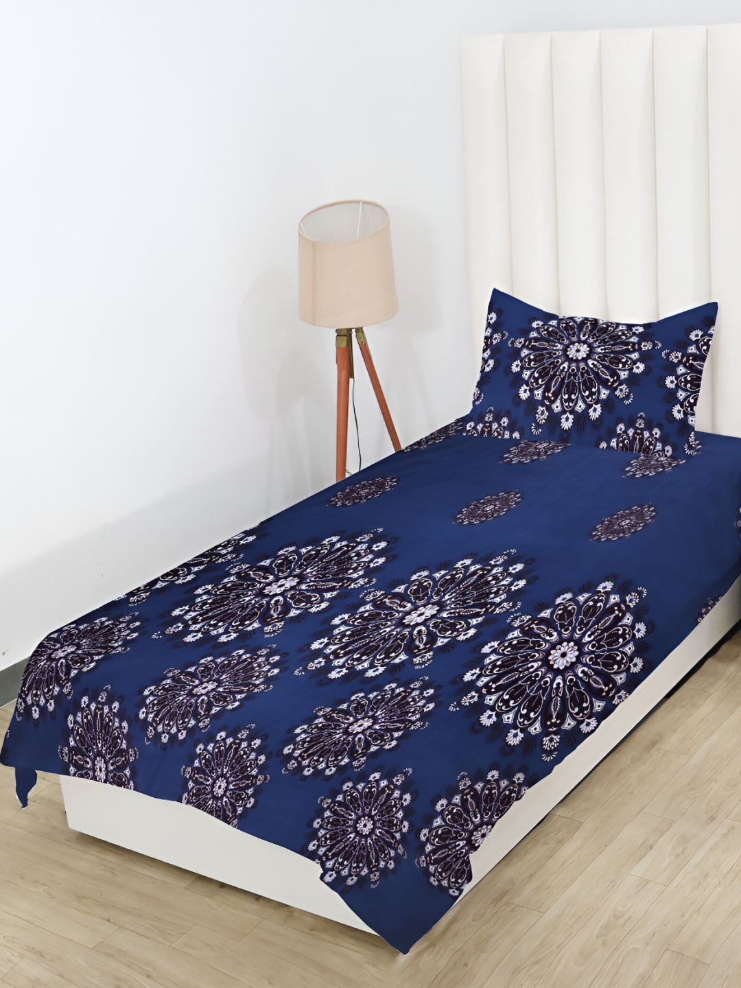 

RD TREND Blue & White Floral Cotton 210 TC Single Bedsheet With 1 Pillow Cover