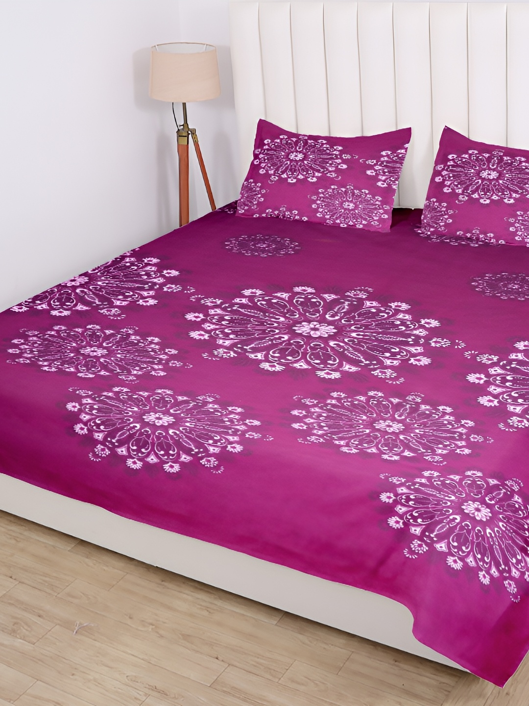 

RD TREND Purple & White Floral Cotton 210 TC King Bedsheet With 2 Pillow Covers