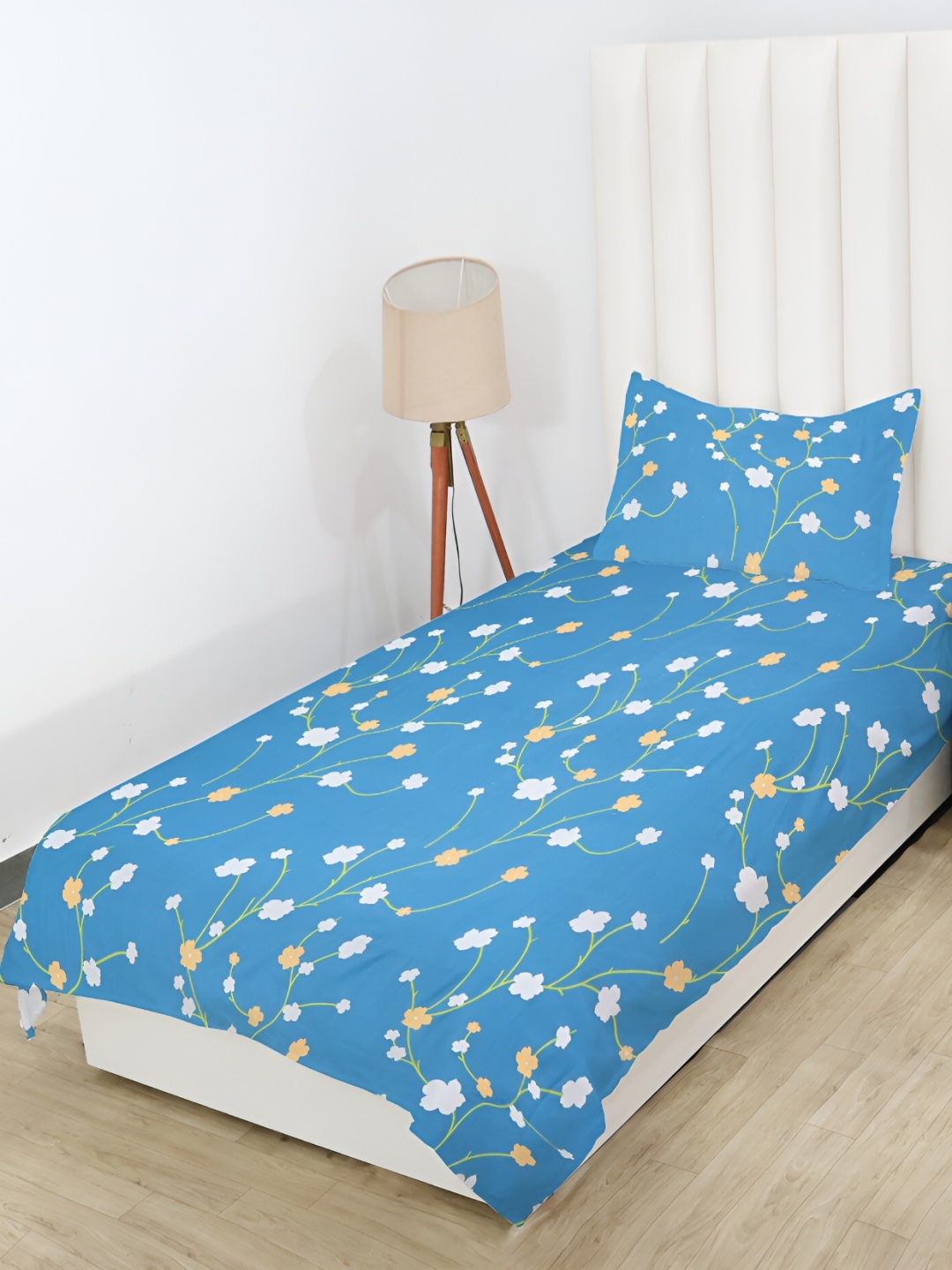 

RD TREND Blue & White Floral Cotton 210 TC Single Bedsheet With 1 Pillow Cover
