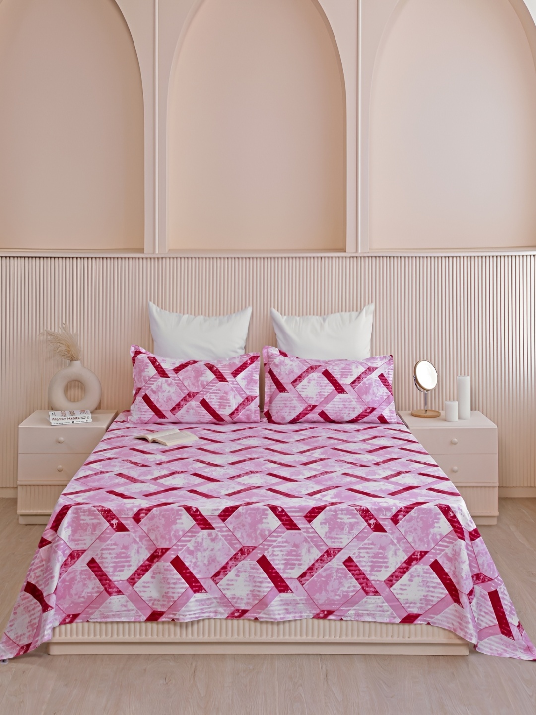 

HOMEMONDE Pink & White Geometric Cotton 210 TC Queen Bedsheet With 2 Pillow Covers