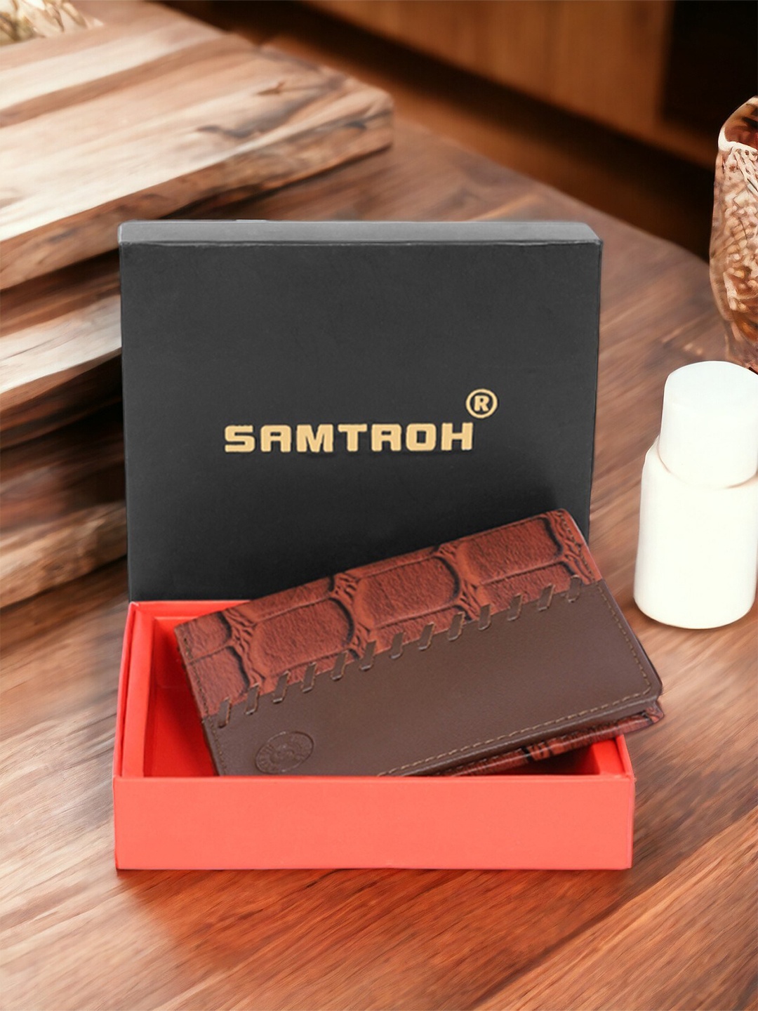 SAMTROH Unisex Textured Leather Two Fold Wallet, Brown