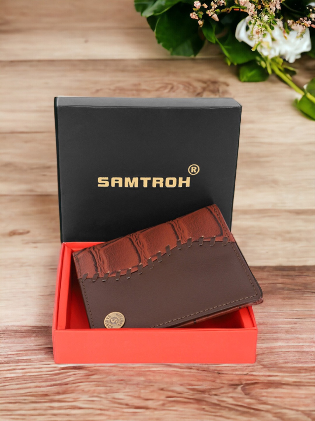 SAMTROH Unisex Leather Two Fold Wallet, Brown
