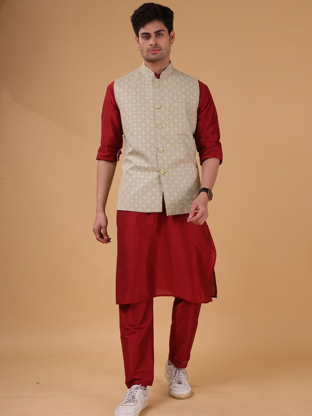 

SHIWAM ETHNIX Mandarin Collar Regular Cotton Silk Kurta With Pyjama & Nehru Jacket, Red