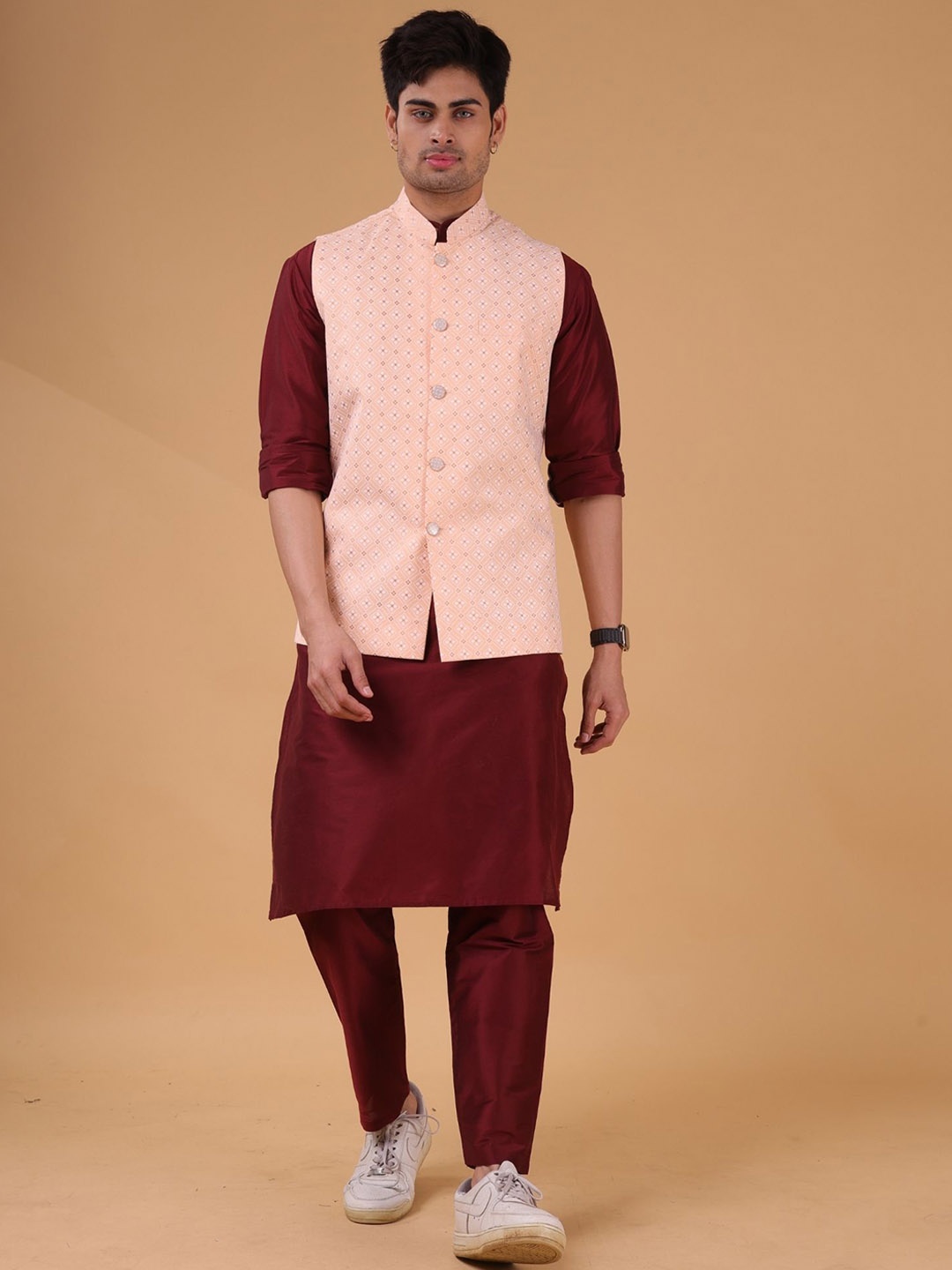 

SHIWAM ETHNIX Regular Kurta with Pyjamas, Maroon