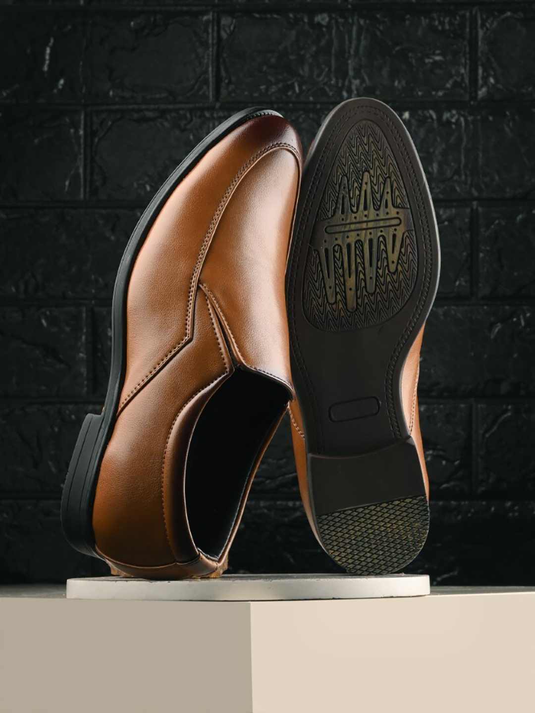 

INVICTUS Men Formal Slip-on Shoes, Tan