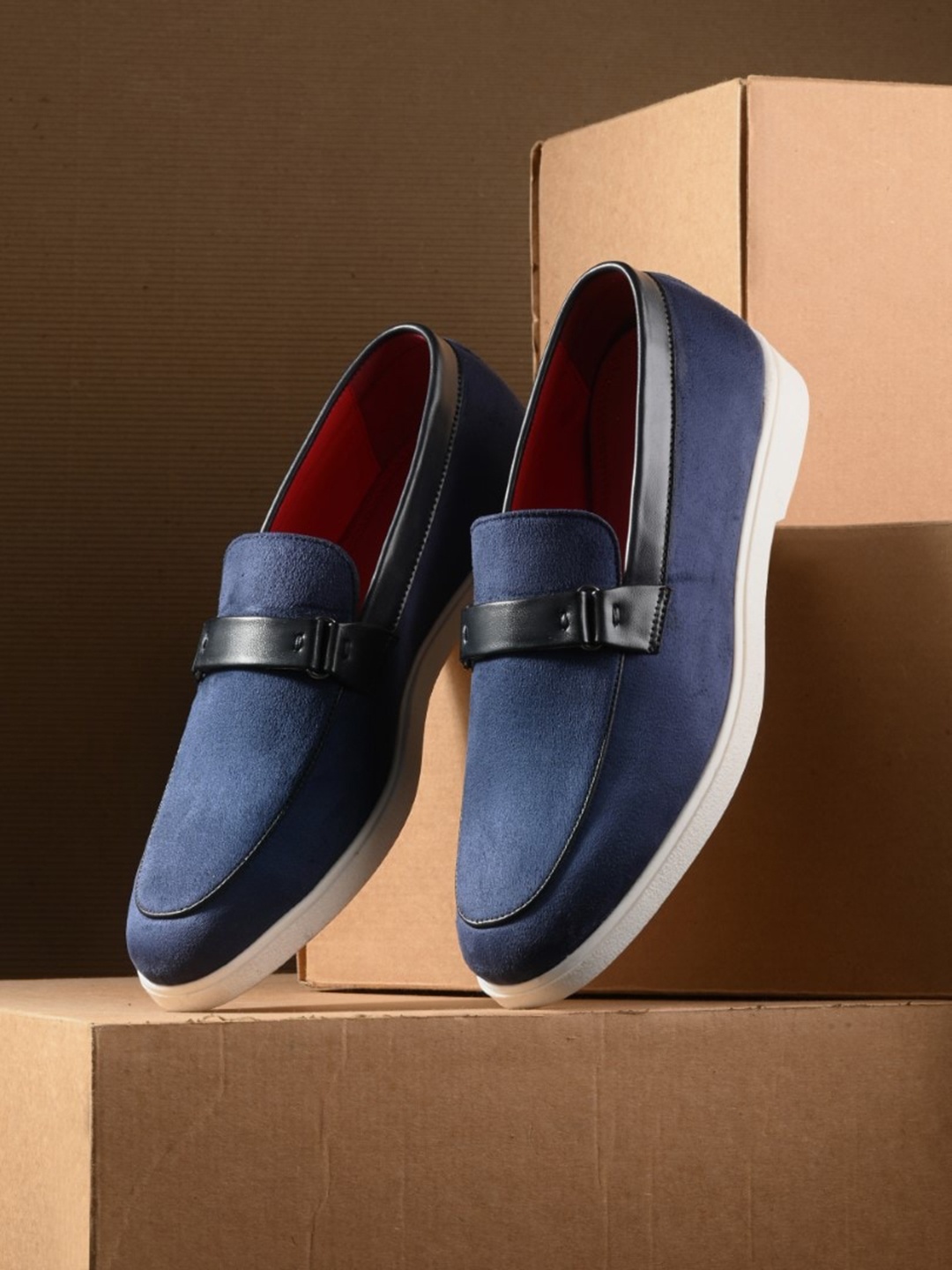 

San Frissco Men Comfort Insole Contrast Sole Slip-On Sneakers, Blue
